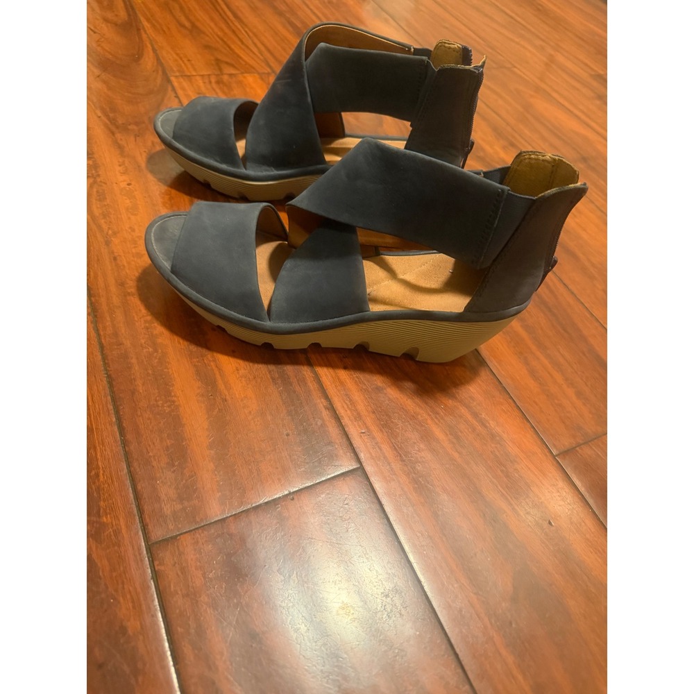 Clarks Artisan Navy Blue Leather Wedge Sandals Cross Strap Back Zip 26122947 9M